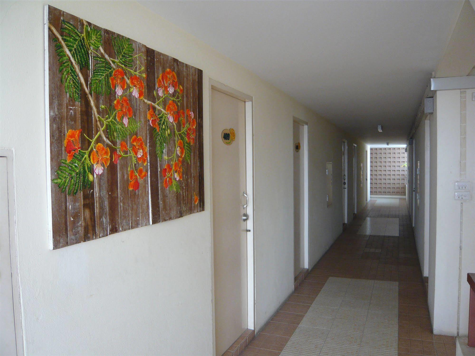 Thanapa Place Банкок Екстериор снимка